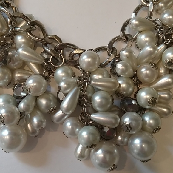 Jules Chunky Pearl Drop beaded Bib Necklace - Picture 5 of 16